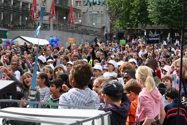 gal/2010/2010 Saitentwist Weltkindertag Burgplatz Essen 20.09.JugendhilfegGmbH Essen/2010 Saitentwist Weltkindertag Burgplatz Jugend Hilfe gGm20.09. 077.jpg
